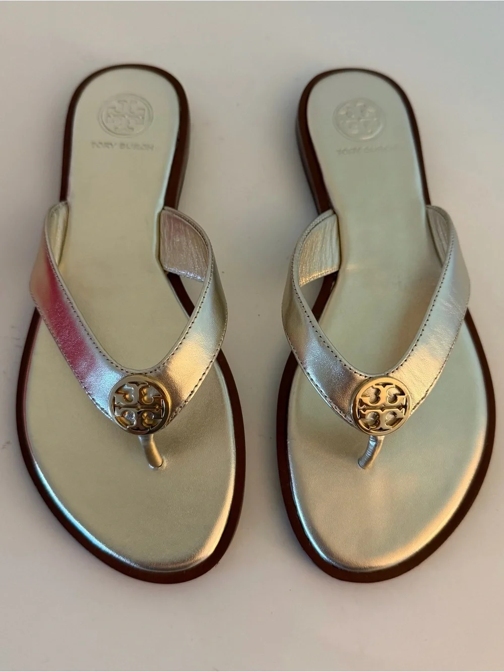 Tory Burch Benton Thong in Spark Gold Sandals. Sz. 6.